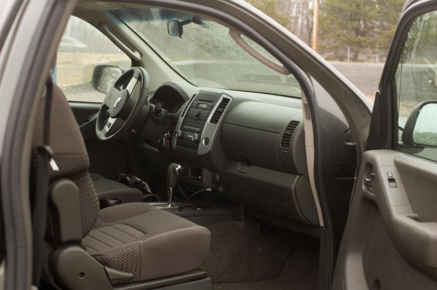  Nissan Frontier 2009 года  (фото 48 из 65)